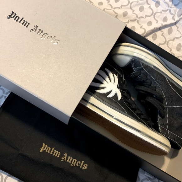 LIKE NEW PALM ANGELS LEATHER SNEAKERS - Picture 2 of 4